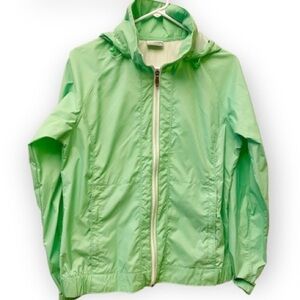 Columbia Windbreaker Jacket Women’s Size Medium Light Green Color Hooded Vented